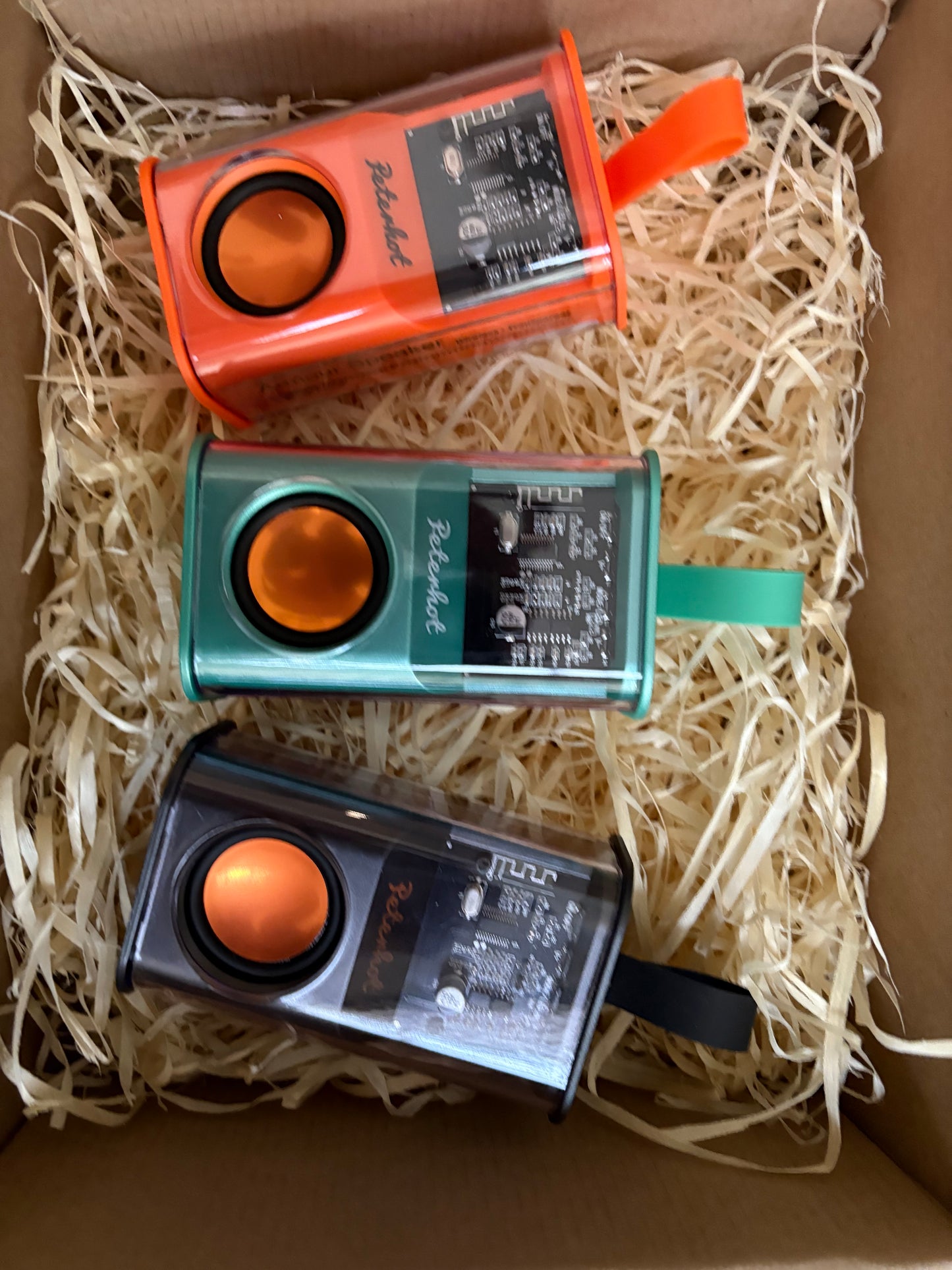 ARMOUR  5W portable Bluetooth speaker